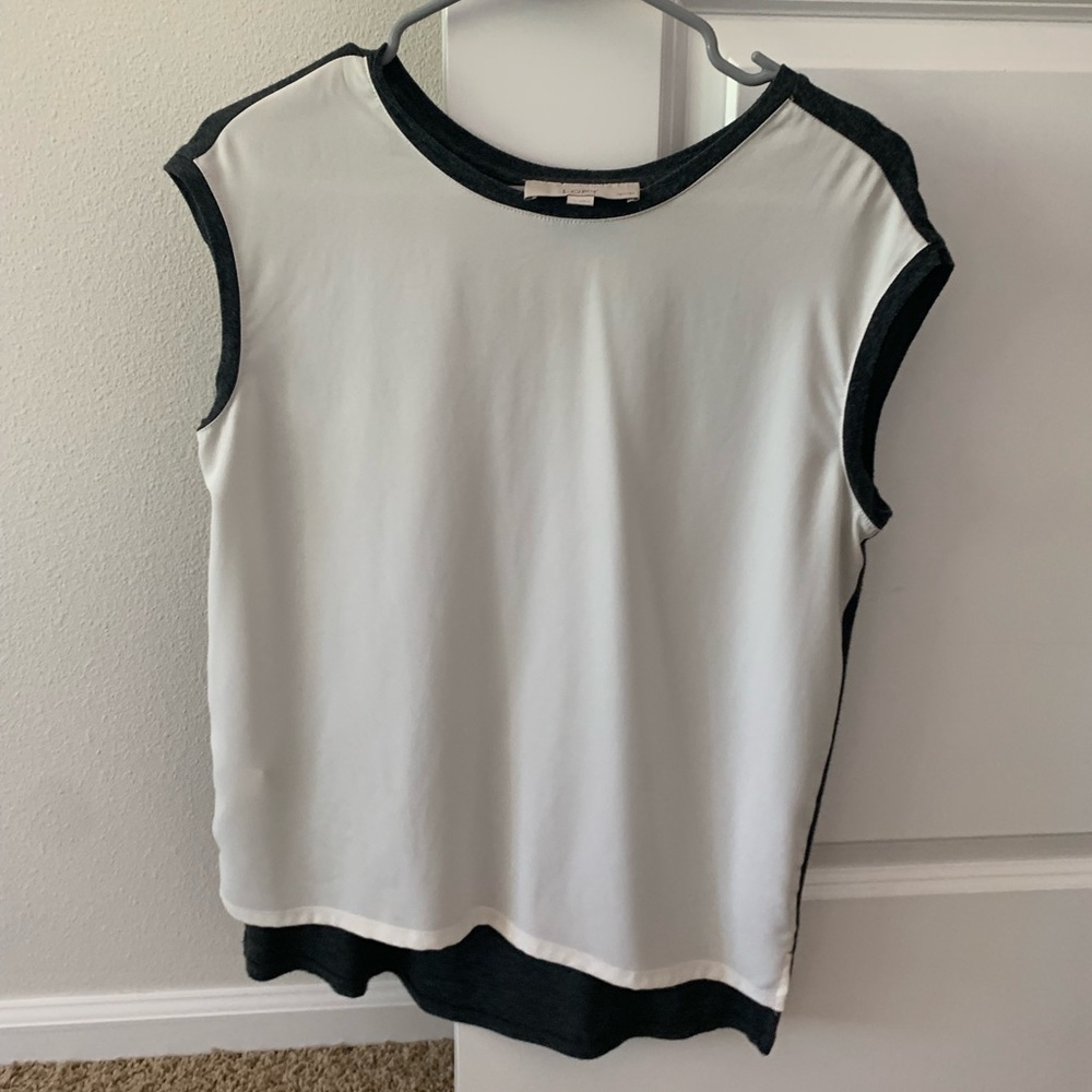 Dual color and style shirt sleeve shirt